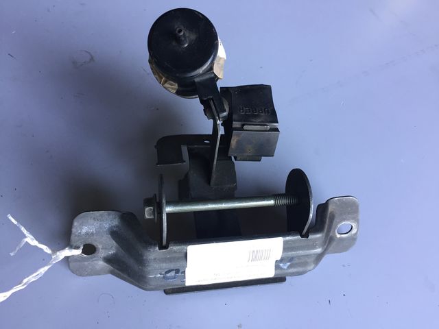 крепление топливного бака Suzuki TL1000 VT51A 1997г., б/у