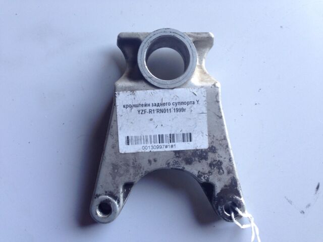 кронштейн заднего суппорта Yamaha YZF-R1 RN011 1999г., б/у