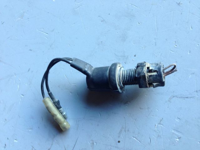 концевик включения стоп-сигнала Yamaha Serow 225 4JG 1995-1998г., б/у