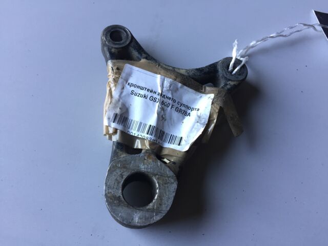 кронштейн заднего суппорта Suzuki GSX600F GR78A 1992г., б/у