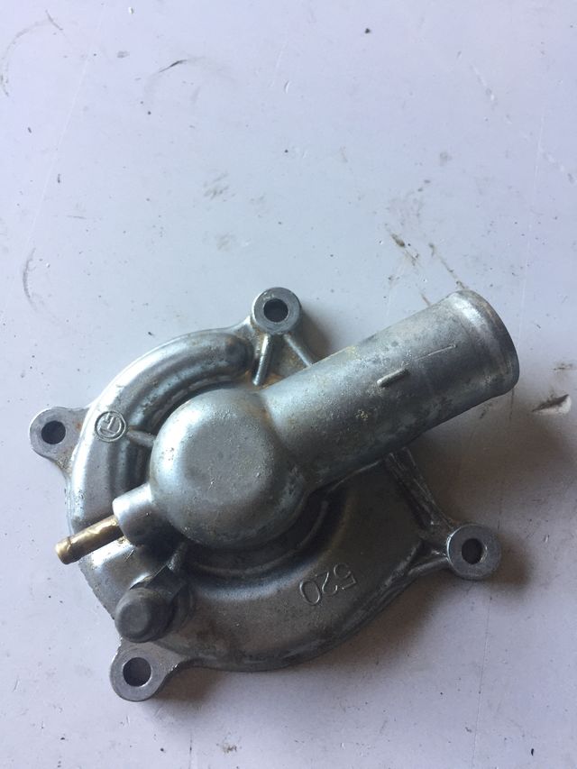 крышка помпы Kawasaki ZZR400 ZX400KE 2003г., б/у