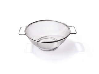 8526 FISSMAN Дуршлаг 20см сетчатый с двумя ручками (нерж.сталь)