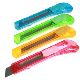 Нож канцелярский средний, лезвие до 18мм, 15,5x3см