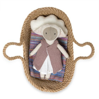 Овечка LUKNO Старшая дочь "София" в корзинке