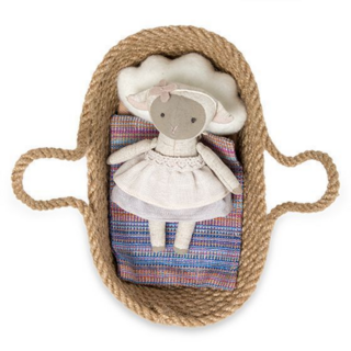 Овечка LUKNO Младшая дочь "Майя" в корзинке