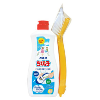 210827 "Kaneyo" Chibikko Чистящее и дезодорирующее средство для обуви и стелек с щеткой 450гр 1/12