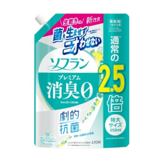 363767 LION Soflan Premium Fresh Green Aroma Кондиционер для белья с антибактериальным и дезодорирующим эффектом, с ароматом свежей зелени и фруктов, мягкая упаковка с крышкой 950мл. 1/6