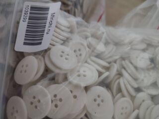 Пуговицы Ø20 молочная 4 прокола