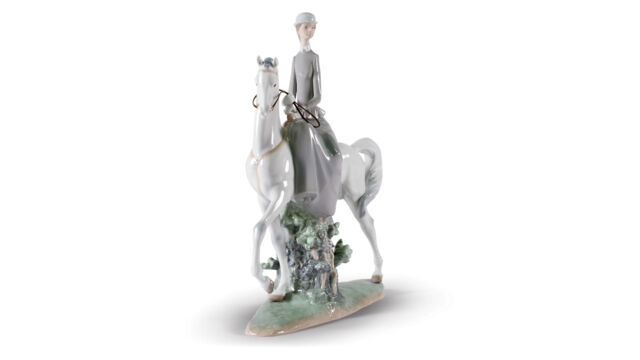 Фигурка Lladro Всадница 37х45 см, фарфор