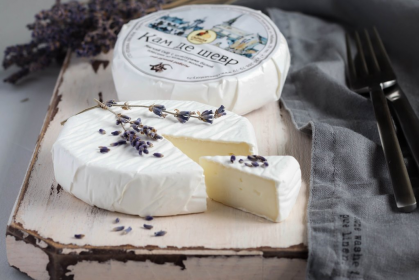 Мягкий сыр из козьего молока Кам Де Шевр с культурами белой плесени, 160 гр