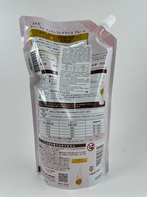Кондиционер для белья Nissan FaFa с антистатическим эффектом и цветочным ароматом, мягкая упаковка, 800 мл