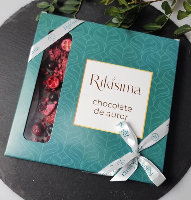 Темный шоколад с красными ягодами Рикисима, 180 гр.