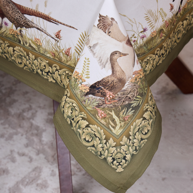 СКАТЕРТЬ "ОХОТА"110Х140СМ ,100% ХЛОПОК,ЗЕЛЕНЫЙ,ТВИЛ, ПРОПИТКА