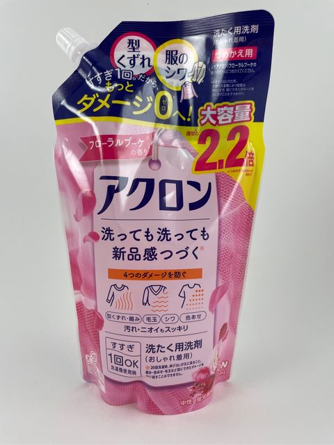 Гель для стирки деликатных тканей Lion Акрон с цветочным ароматом, мягкая упаковка, 850 мл