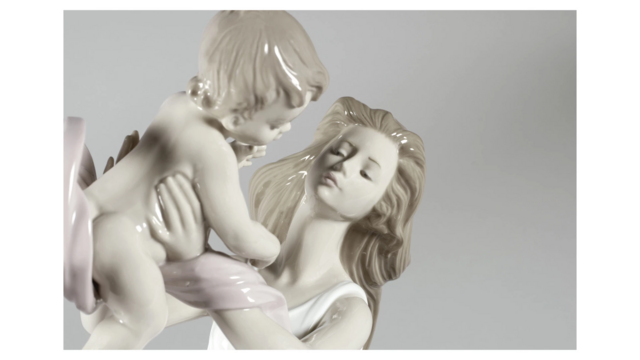 Фигурка Lladro Моя маленькая радость 29x46 см