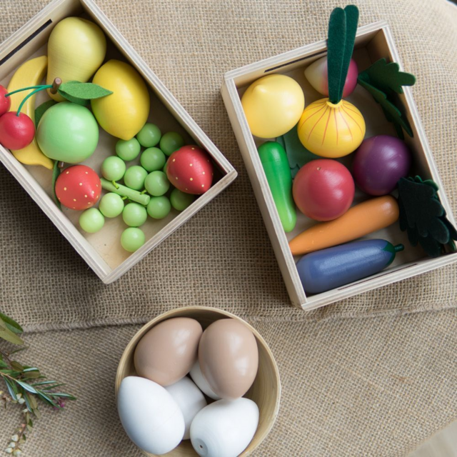 Набор игрушечных овощей в ящике LUKNO