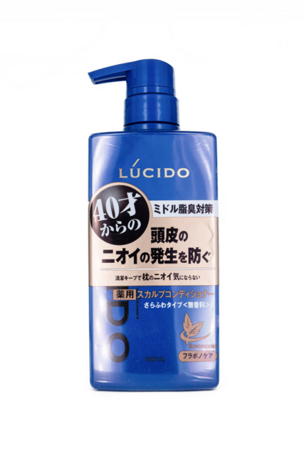 Мужской кондиционер "Lucido Hair&Scalp Conditioner" снимающий раздражение и удаляющий неприятный запах с кожи головы с антибактериальным эффектом и флавоноидами (для мужчин после 40 лет) 450 мл