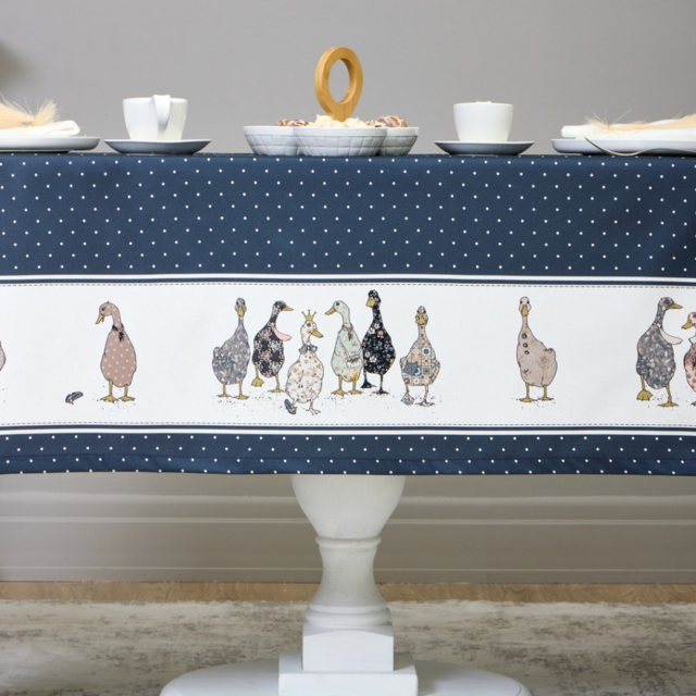 СКАТЕРТЬ "FAMILY FARM" 160Х220СМ ,СИНИЙ, 100% ХЛОПОК,ТВИЛ ПРОПИТКА