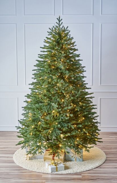 Ель искусственная Max Christmas литая с лампочками Версальская, высота 2,7 м
