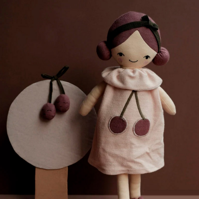 Текстильная кукла Fabelab "Cherry Pie", в вишневом платье, 40 см