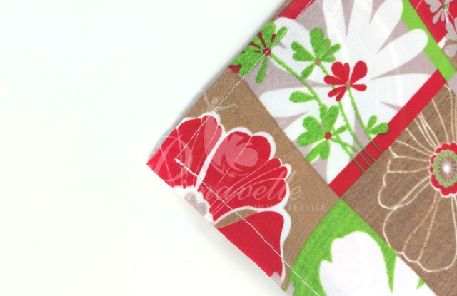 Скатерть жаккардовая Цветы с печатным рисунком, размер 140x180