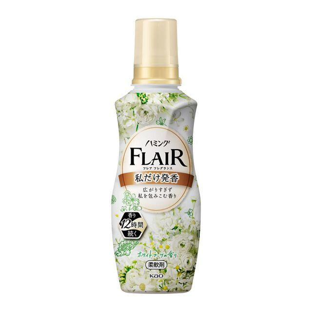Кондиционер-смягчитель для белья KAO Flair Fragrance White Bouquet, с изящным ароматом белых цветов, бутылка с колпачком-дозатором, 520мл