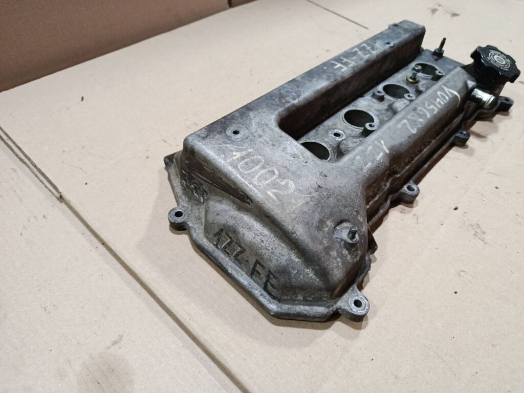 Клапанная крышка на Toyota Vista ZZV50 1ZZ-FE Фото 2