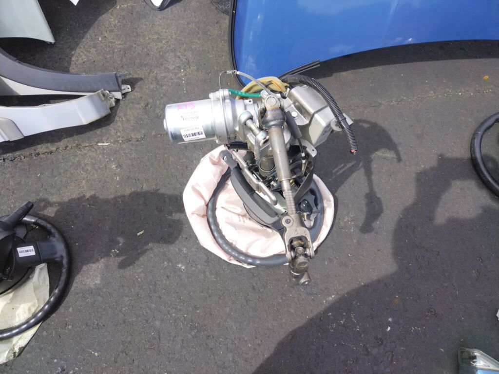 Рулевая колонка на Nissan March K13