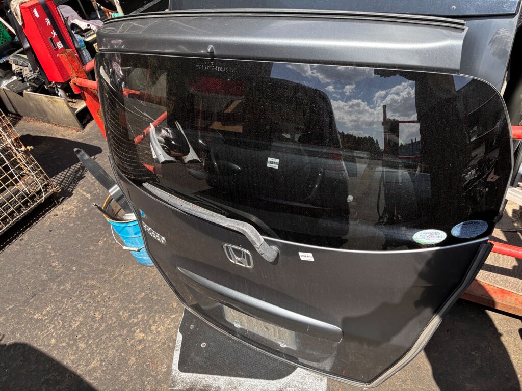 Дверь задняя на Honda Freed GB3