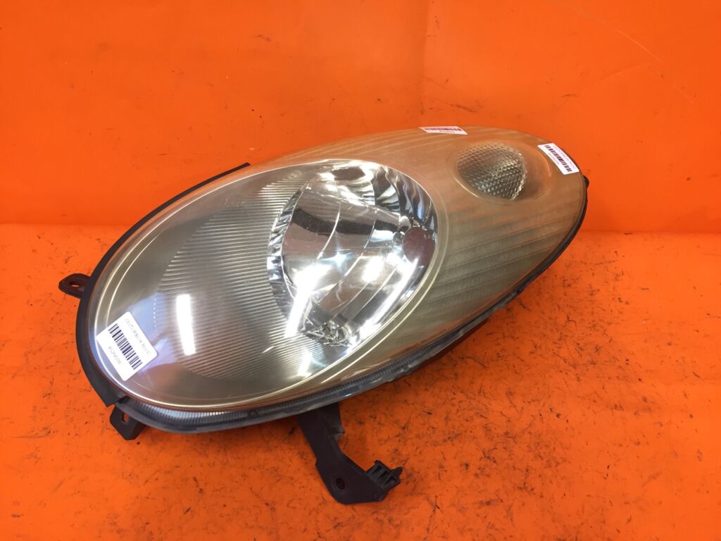 Фара на Nissan March BNK12 1704, Левое расположение