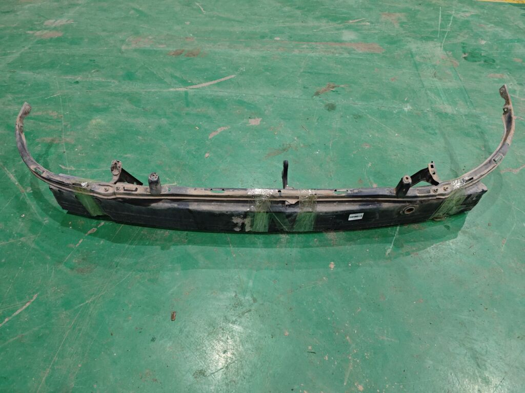 Жесткость бампера на Toyota Camry ACV30, Переднее расположение