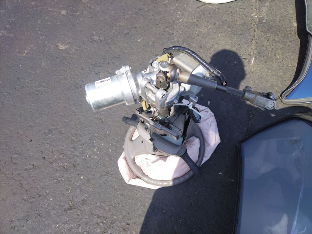 Рулевая колонка на Nissan March K13