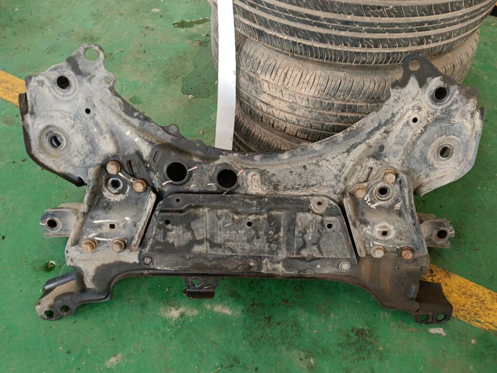 Балка под ДВС на Toyota Corolla ZRE151L 1ZR-FE Фото 2