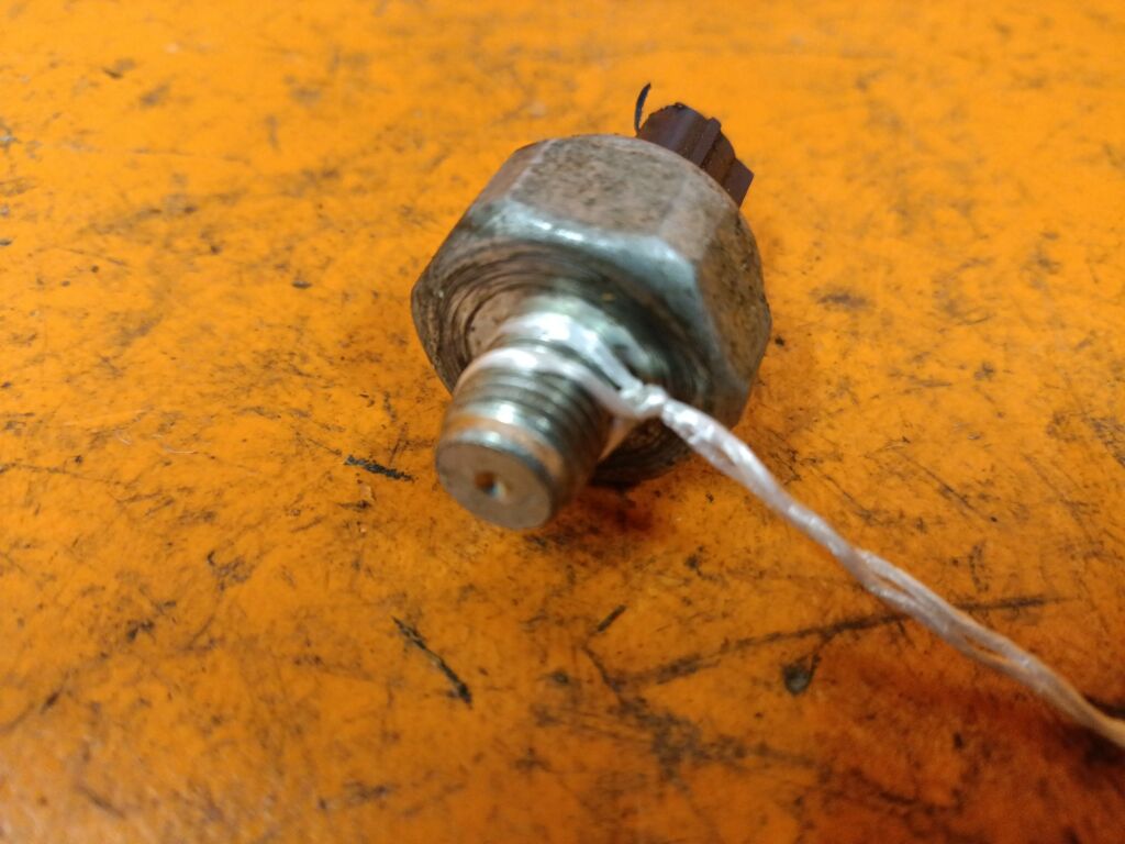 Датчик детонации на Honda Stepwgn RF3 K20A 30530 PNA 003