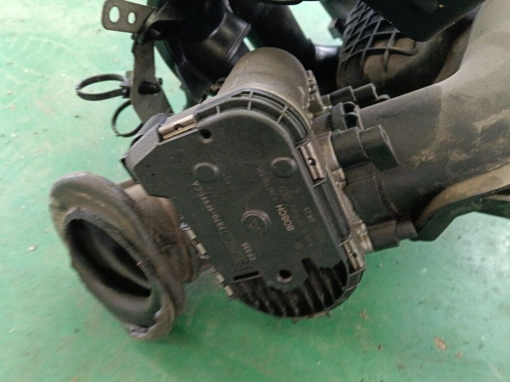 Коллектор впускной 7S7G-9F991-CA на Ford Focus 3 PNDA Фото 2