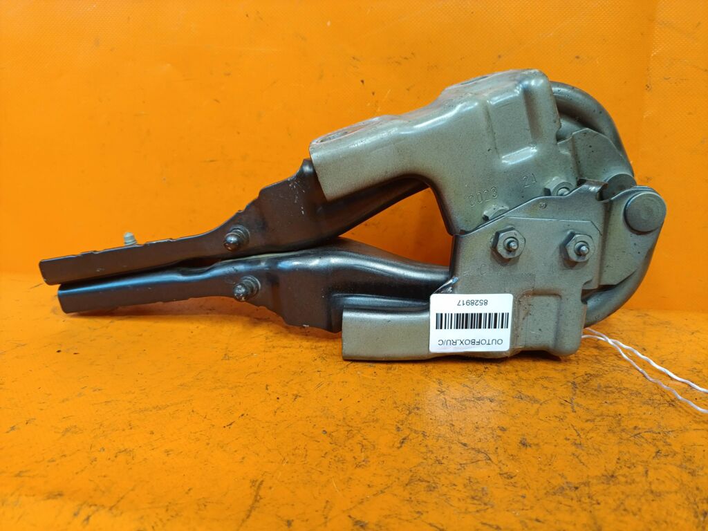 Крепление капота на Alfa Romeo Giulietta 940