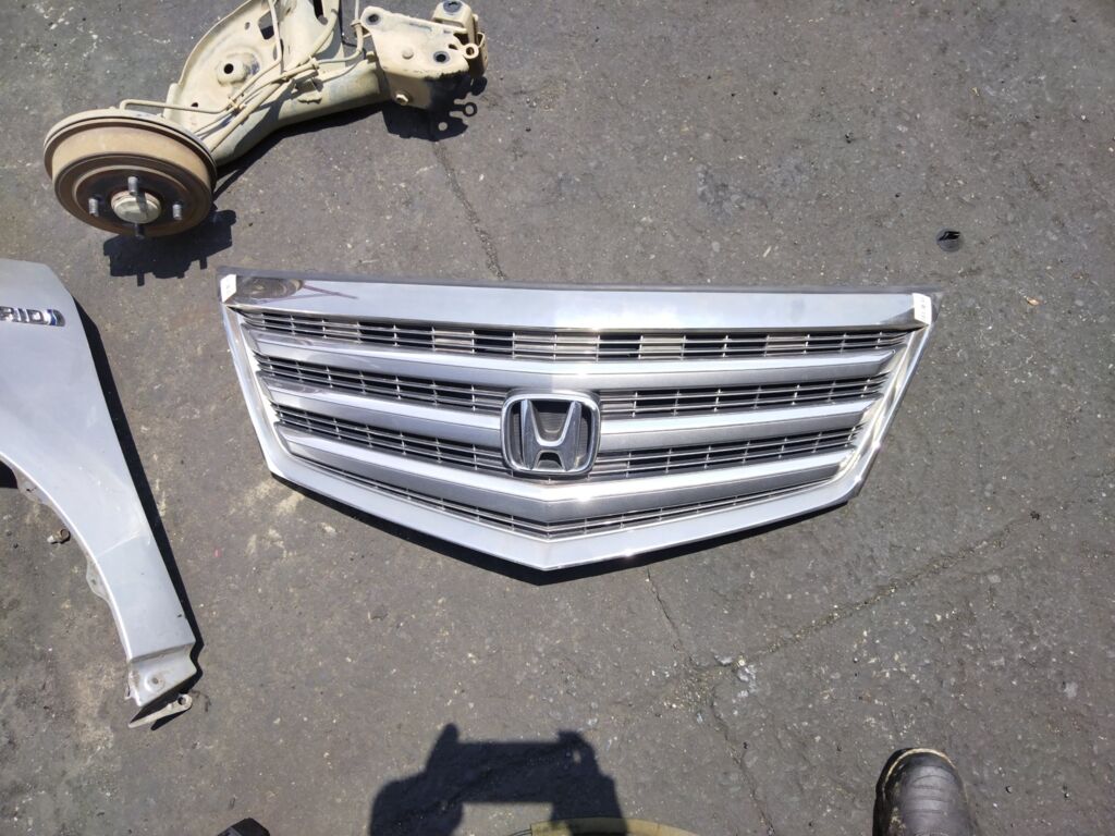 Решетка радиатора на Honda Elysion RR1 71162-SYK-003  71163-SYK-003