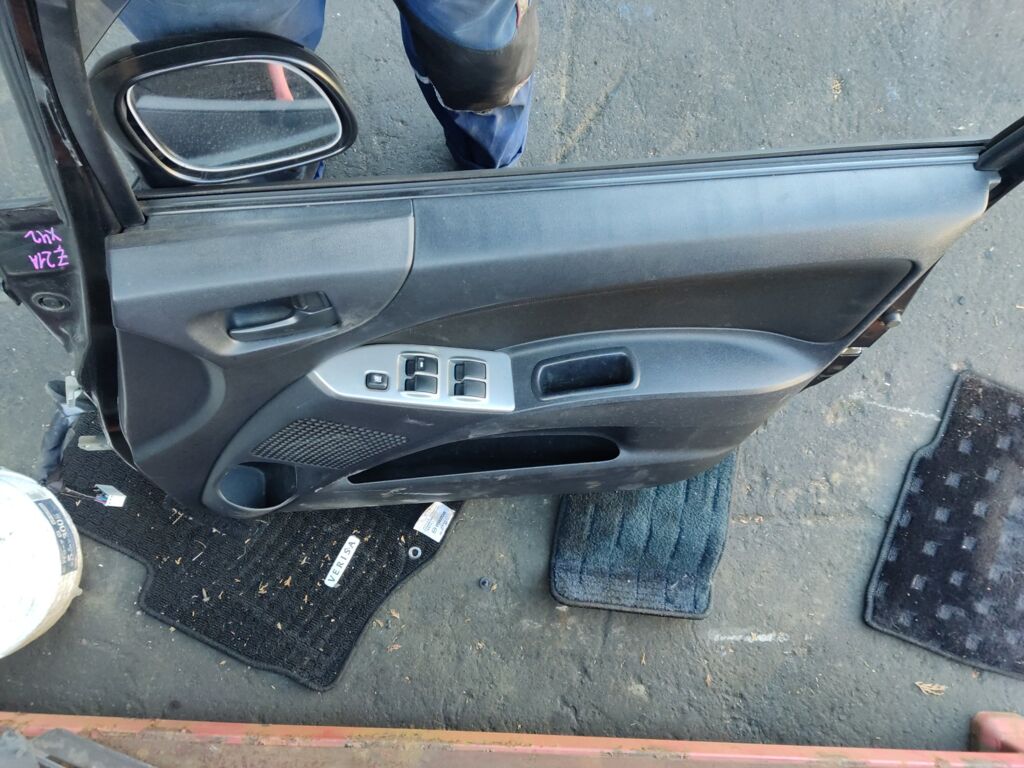 Дверь боковая на Mitsubishi Colt Z21A, Переднее Правое расположение