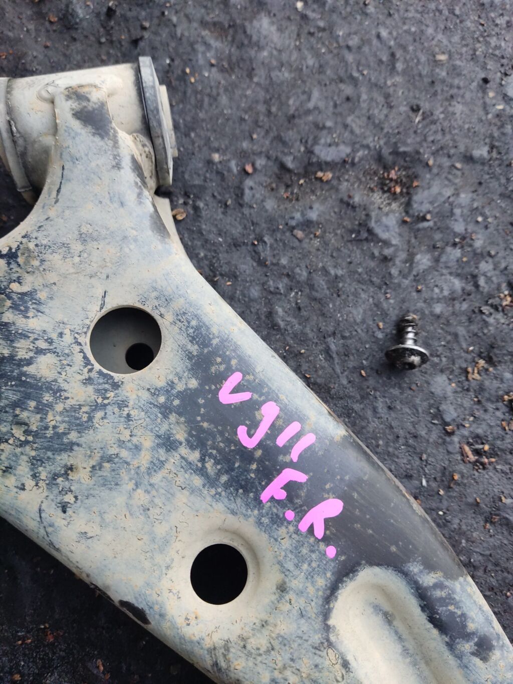 Рычаг на Nissan Ad Van VY11 QG13DE 54500-4M400  54500-4M401  54500-4M410  54500-4M411  54500-4M500  54500-4M501  54500-WD000  54500-WD001  SH-49067  UQ-075-7540  UQ-075FR-QG10, Переднее Правое расположение