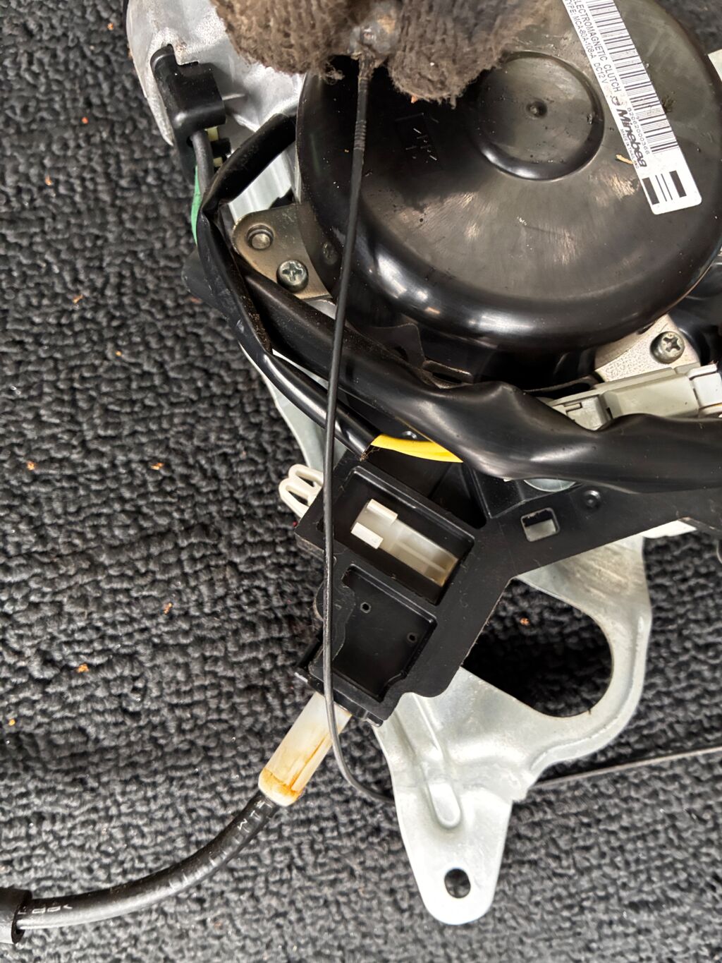 Доводчик двери на Honda Stepwgn RG1, Заднее Правое расположение