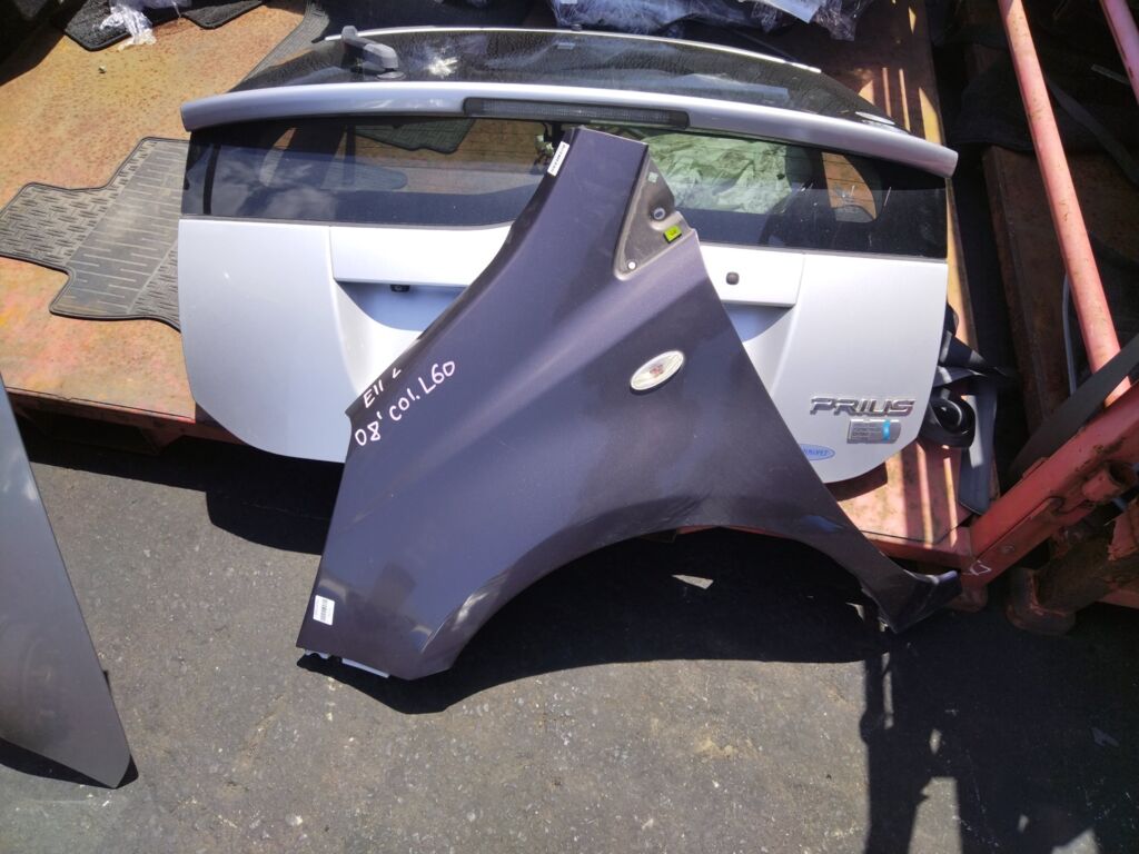 Крыло переднее на Nissan Note E11, Левое расположение