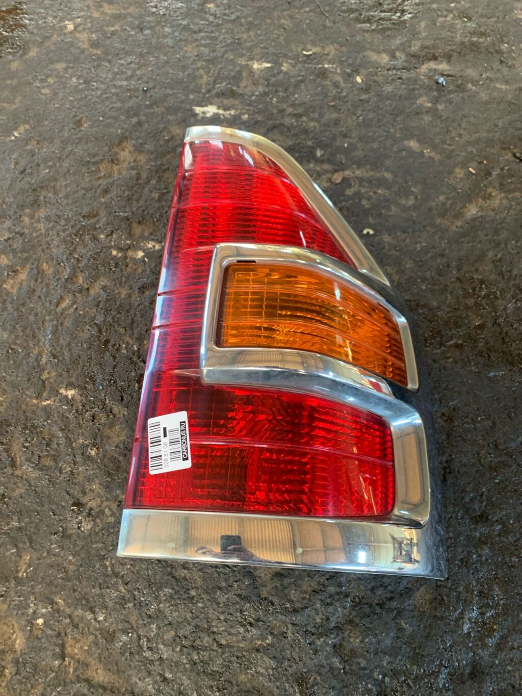 Стоп на Mitsubishi Pajero V75W R1726, Правое расположение