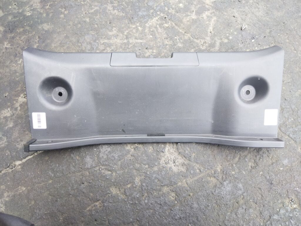 Обшивка багажника на Nissan Tiida C11 84992-ED000, Заднее расположение
