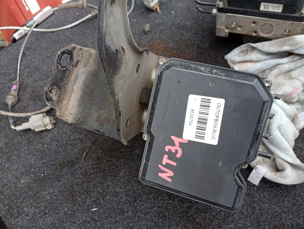 Блок ABS на Nissan X-Trail NT31 MR20DE 47660-JG08A