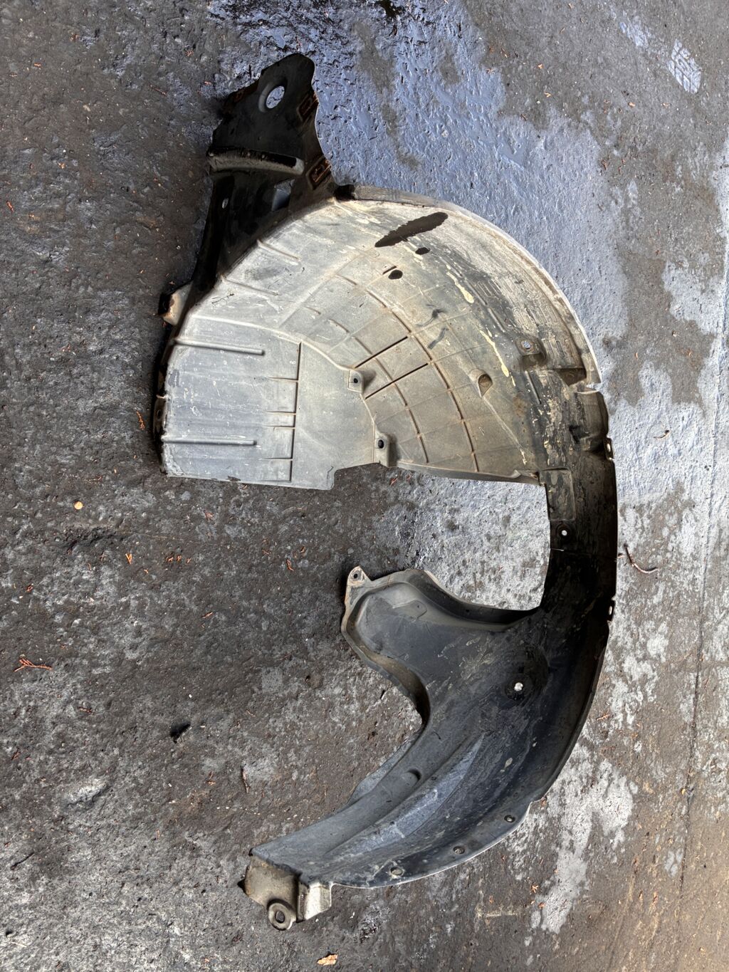 Подкрылок на Nissan Note E11 HR15DE 212629  2711FL-1B  2711FL1  2711FL1T  63841-9U20A  63841-9U20B  63843-9U000  915.NS11115L  974591  DS11174AL  IK-1217  ST-DTE1-016L-2, Переднее Левое расположение