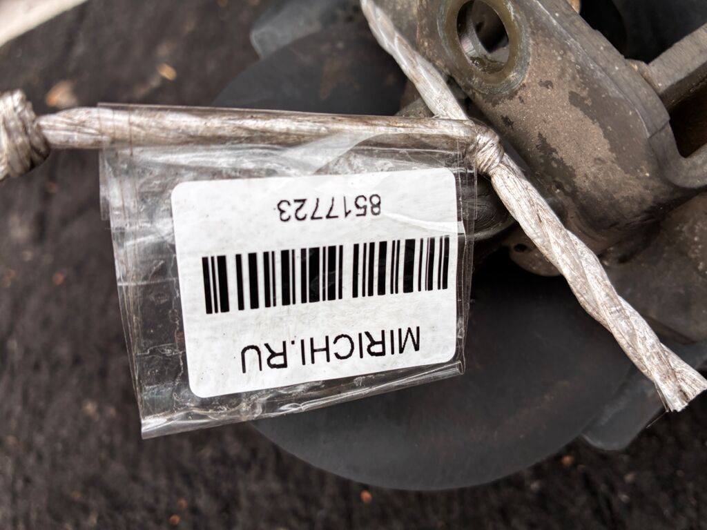 Подушка двигателя на Nissan Tino V10 QG18DE