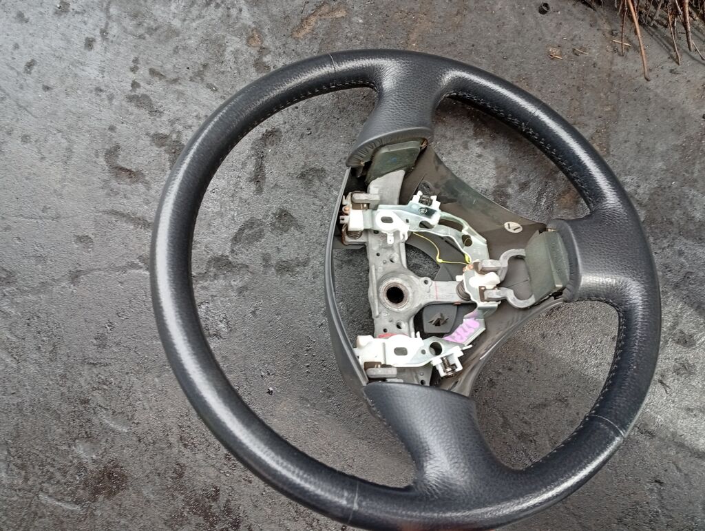Руль на Toyota Noah AZR60G