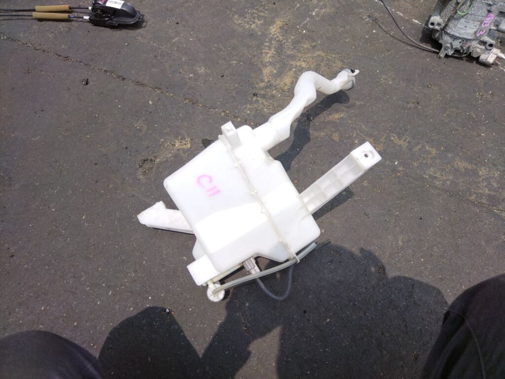 Бачок омывателя на Nissan Tiida C11 28910 ED000  28910 ED00A
