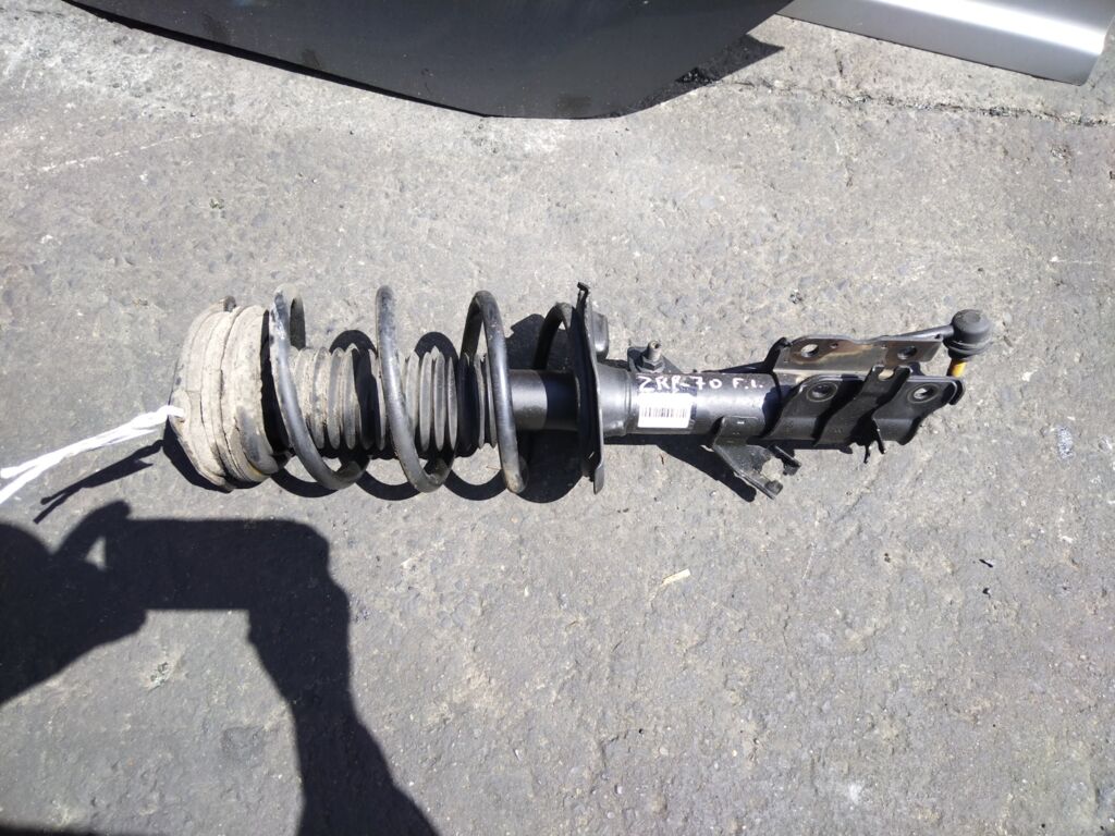 Стойка амортизатора на Toyota Voxy ZRR70G 3ZR-FAE, Переднее Левое расположение