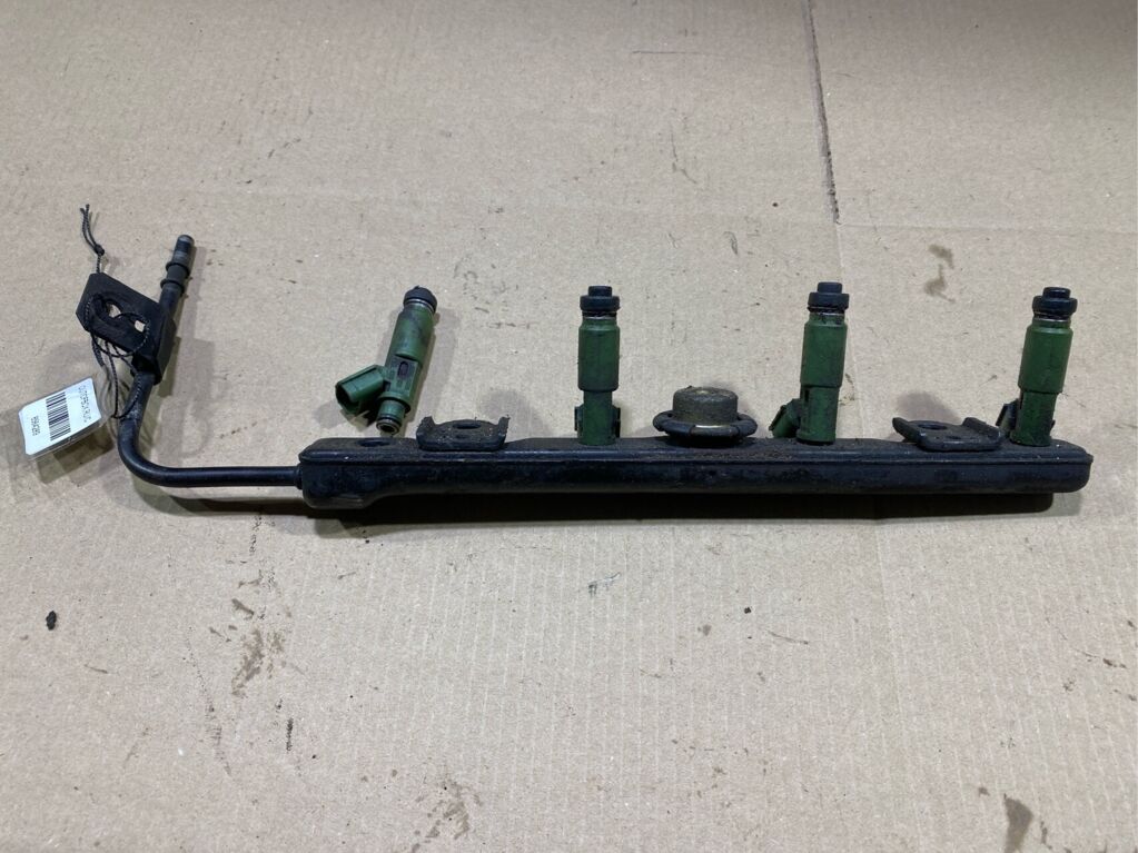 Форсунка инжекторная на Toyota Vista ZZV50 1ZZ-FE 23250-22040  23209-0D040  23209-22040